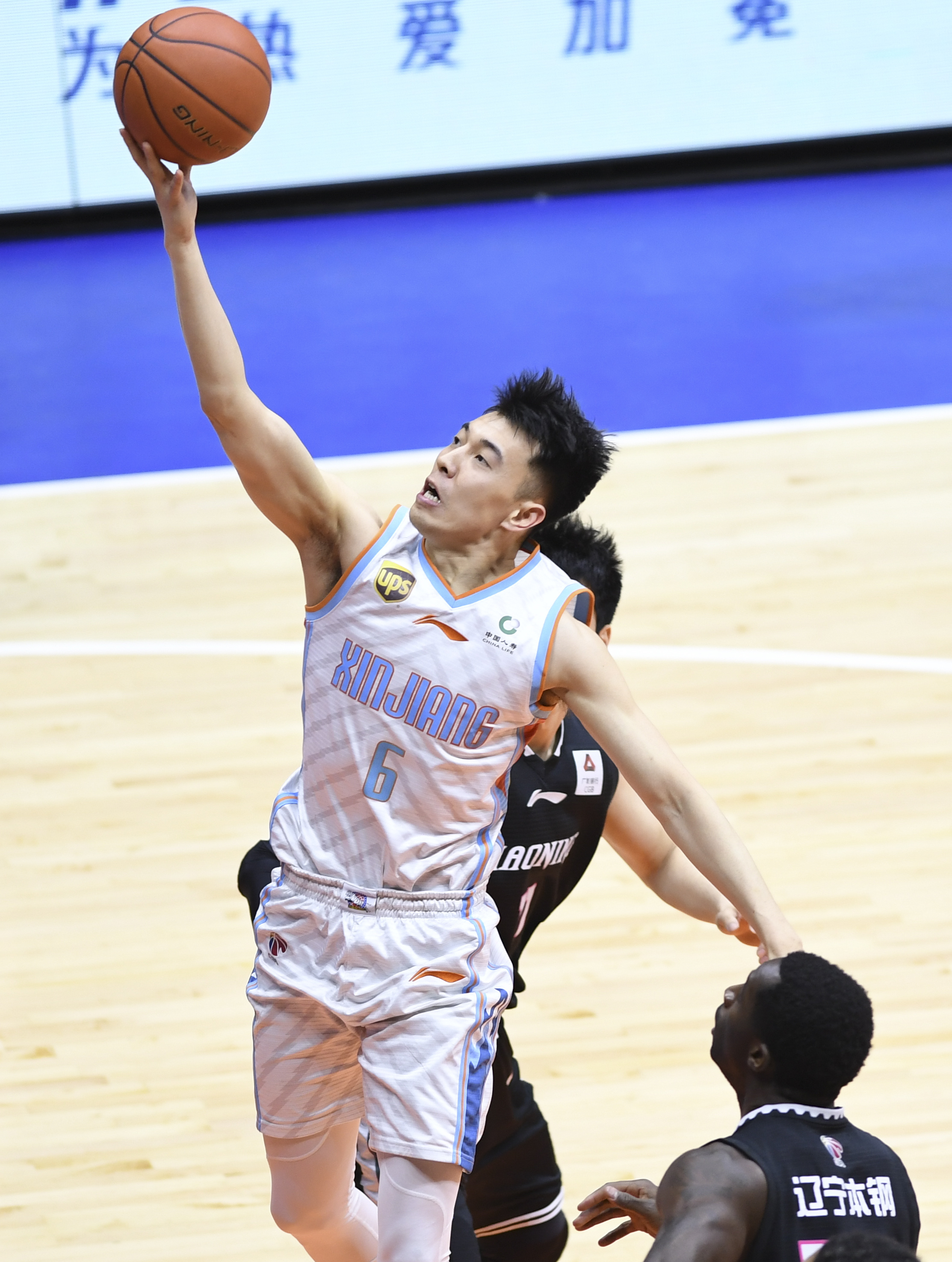 炮灰助攻又被主角团告白了 炮灰助攻又被主角团告白了