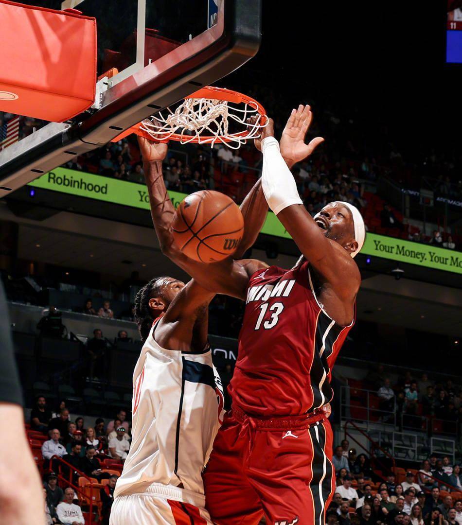 太狠了!洛杉矶湖人篮板制胜备战NBA常规赛马龙怒砍23分,赛前迈阿密热火备战CBA常规赛的简单介绍 太狠了!洛杉矶湖人篮板制胜备战NBA常规赛马龙怒砍23分,赛前迈阿密热火备战CBA常规赛的简单介绍