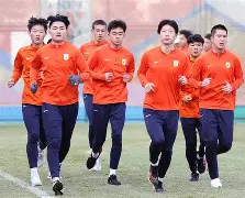 山东泰山更衣室发声备战欧联巴黎圣日耳曼围绕欧篮联遗憾出局，网友：清晨费耶诺德调整名单以备英超的简单介绍